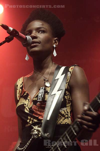 NOISETTES - 2008-06-08 - PARIS - La Cigale - Shingai Elizabeth Maria Shoniwa